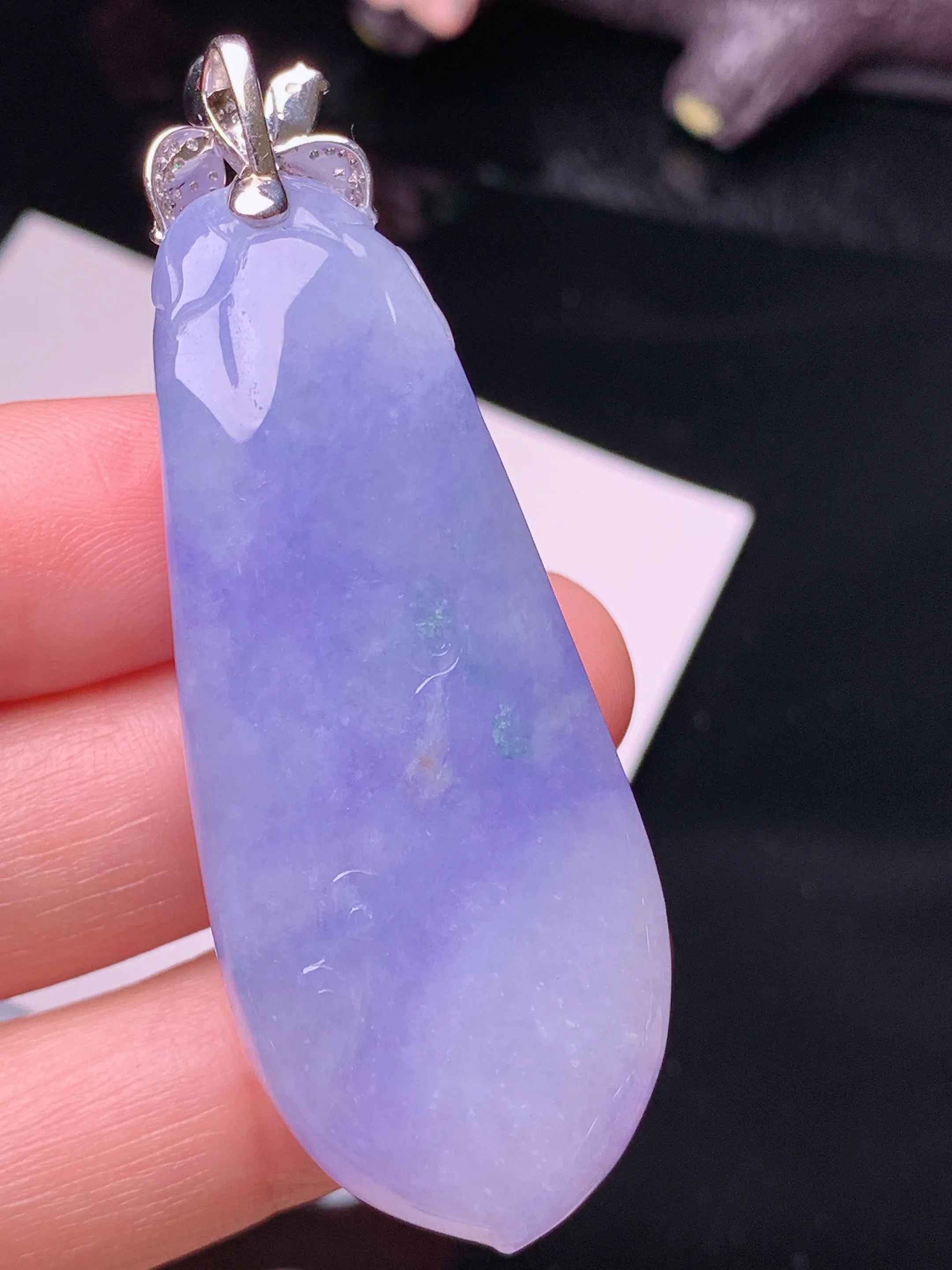 18k金钻镶嵌紫罗兰福瓜吊坠 玉质细腻 水润亮眼 色泽艳丽 整体尺寸60*21.6*12.8