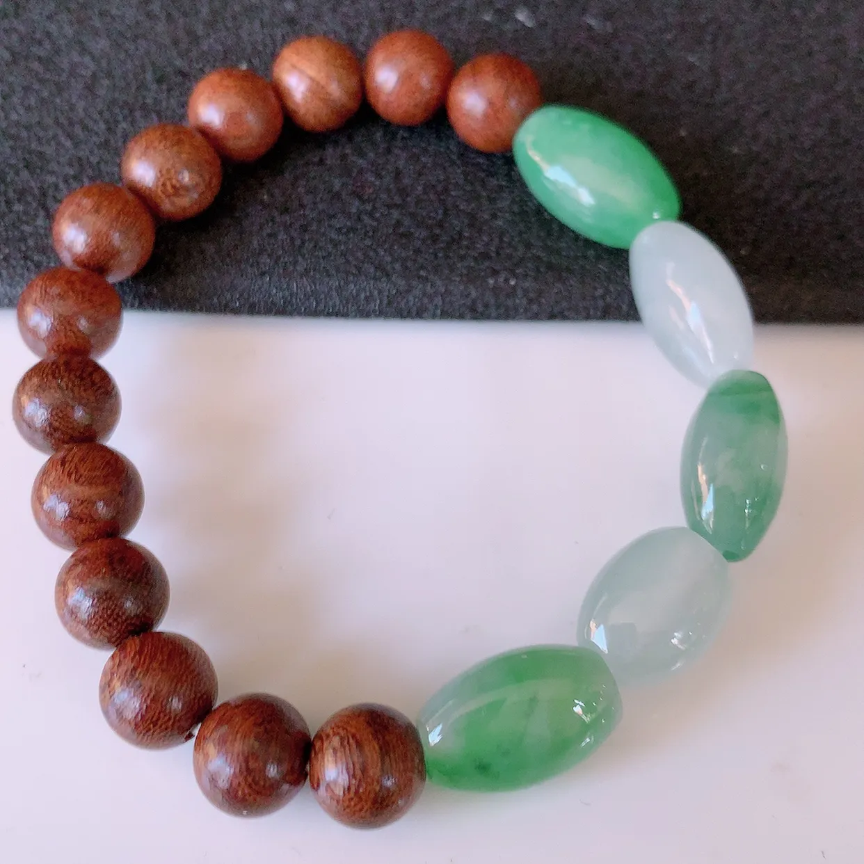 自然光实拍，冰种飘绿翡翠手串，路路通手链，种老水足，冰清玉润  颜色漂亮  #001.1取一尺寸13