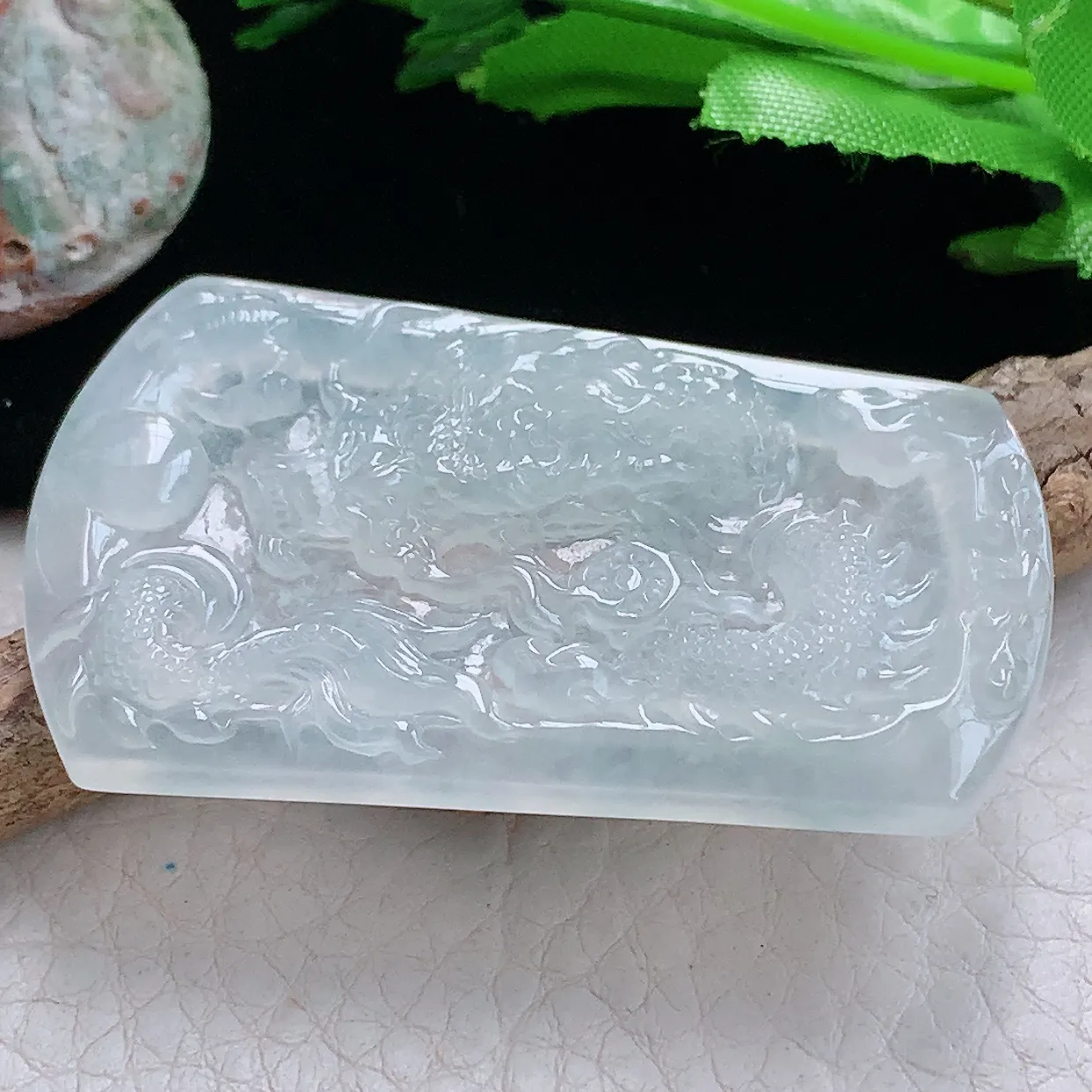 ktj实拍53.5*31.2*5.5天然翡翠a货精雕龙牌 龙行天下玉吊坠