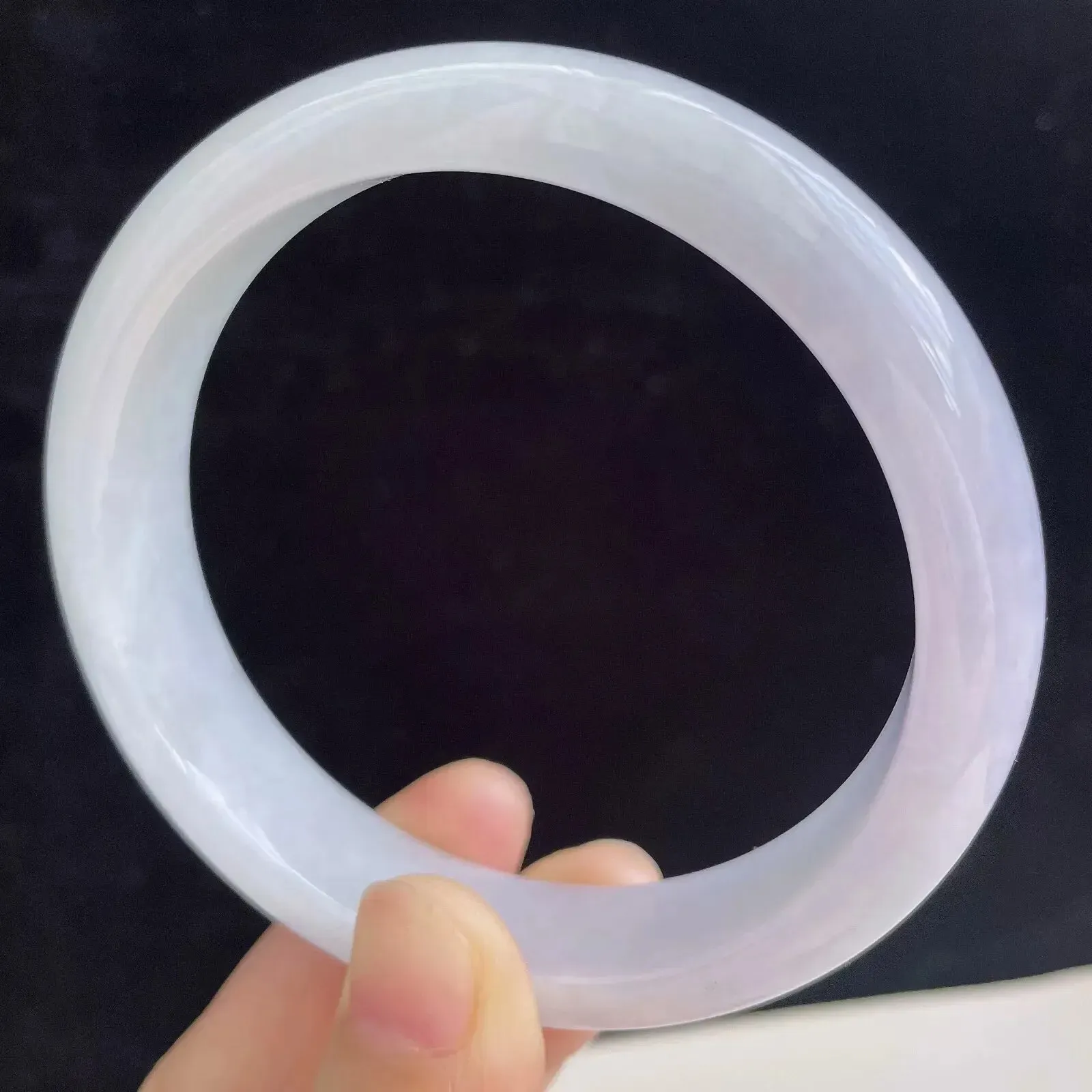 60.7大圈有种有色天然翡翠A货淡紫玉手镯好种水春彩水润手镯60.65g