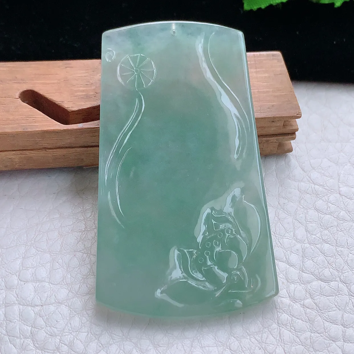 ktj实拍62.5*36.5*5.5天然翡翠a货精雕冰晴文殊菩萨 生肖守护神玉吊坠