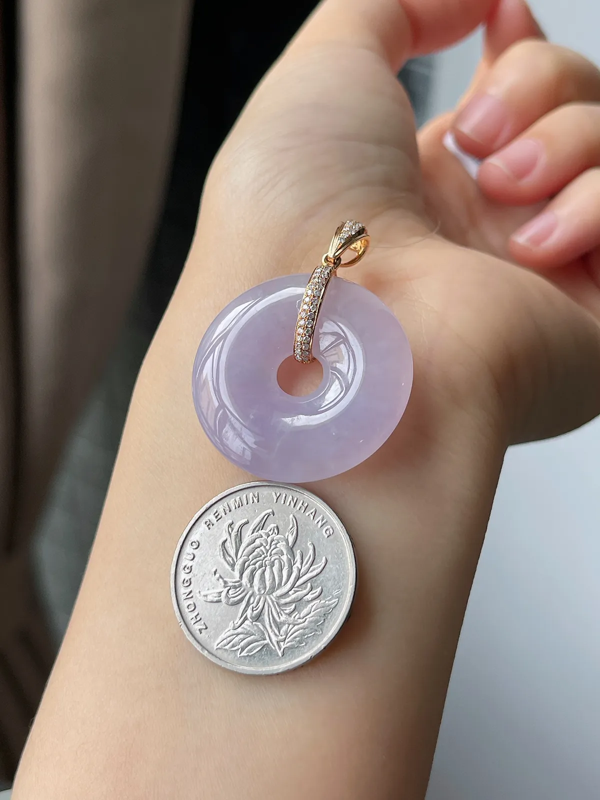 18k金镶嵌翡翠冰糯种紫色平安扣