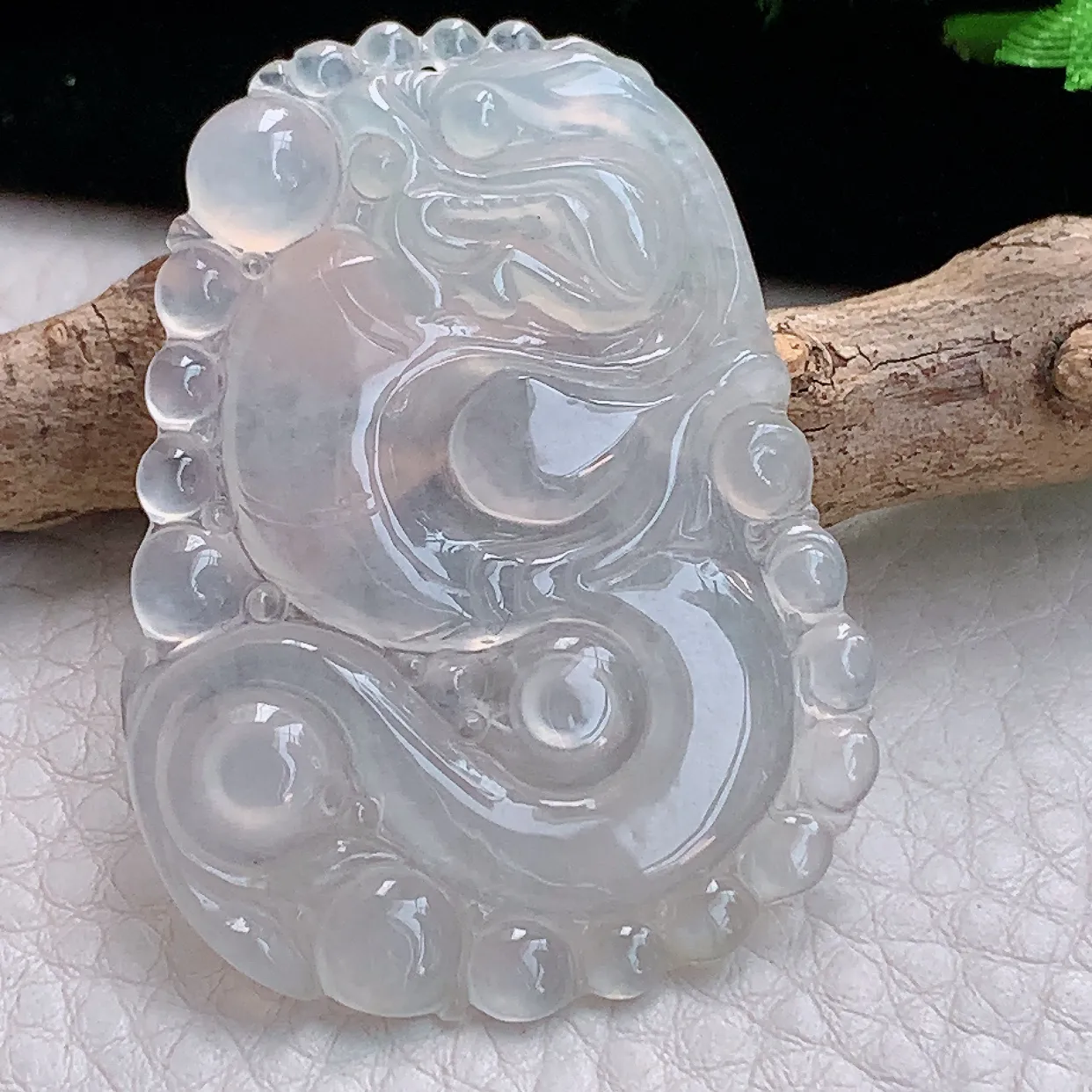 gp 实拍45.8*34.3*4.5缅甸天然翡翠冰种龙牌吊坠白冰龙珠精品玉坠