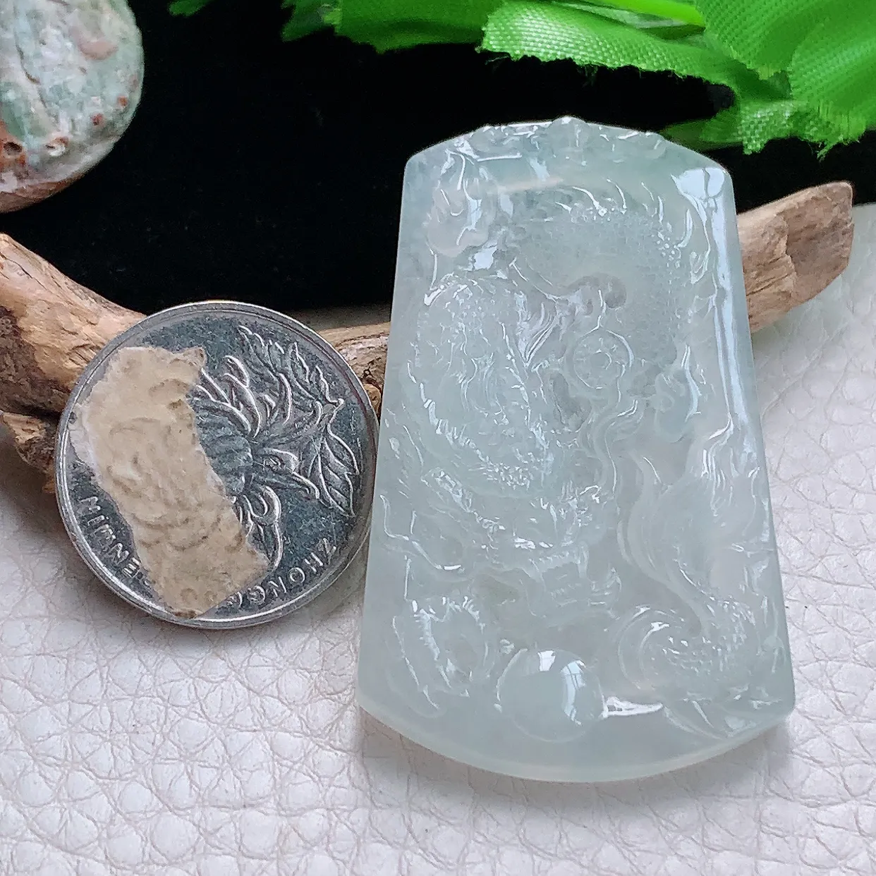 ktj实拍53.5*31.2*5.5天然翡翠a货精雕龙牌 龙行天下玉吊坠