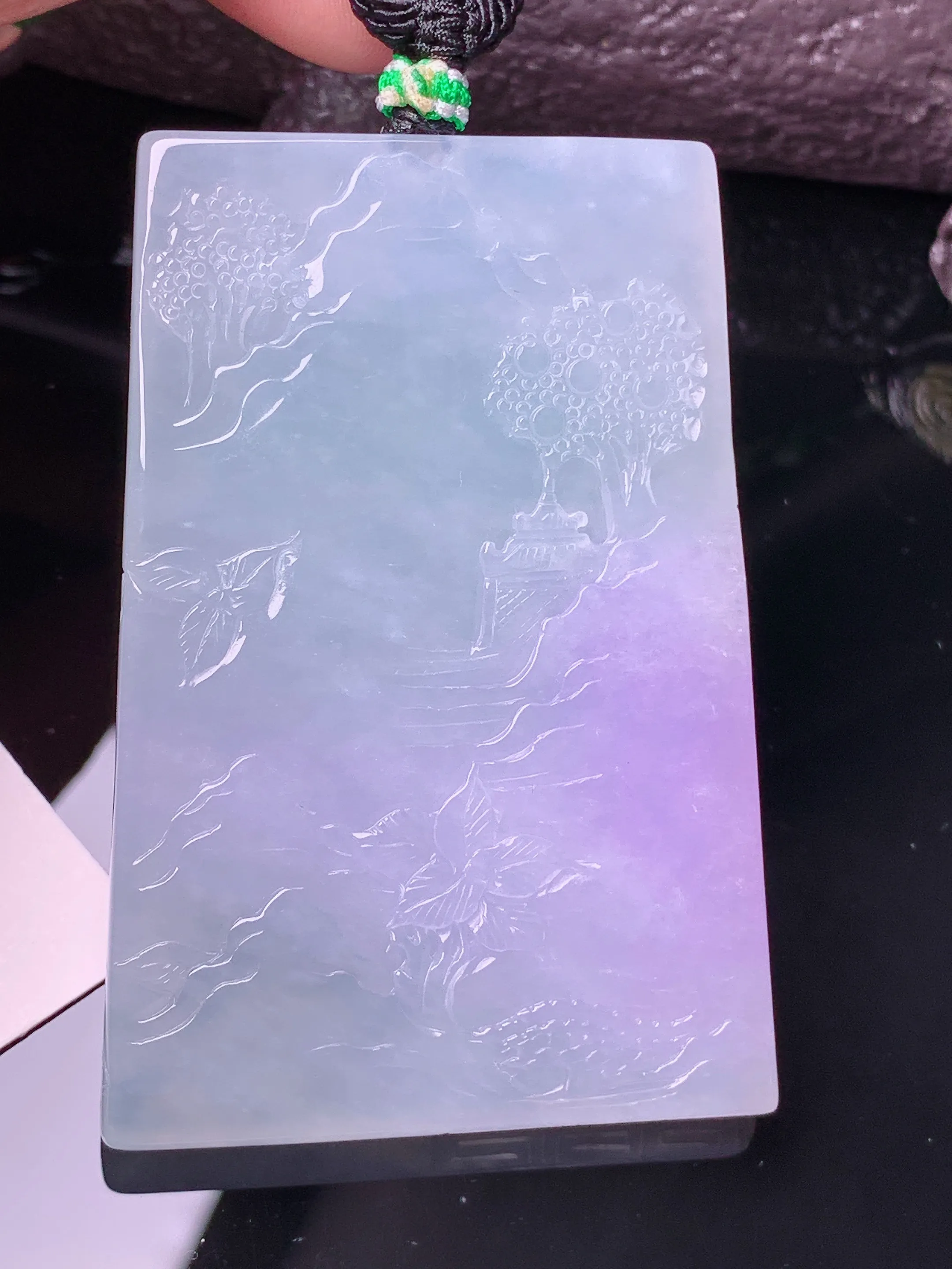 紫罗兰山水牌吊坠 玉质细腻 水润亮眼 色泽艳丽 整体尺寸60*40.8*6.8