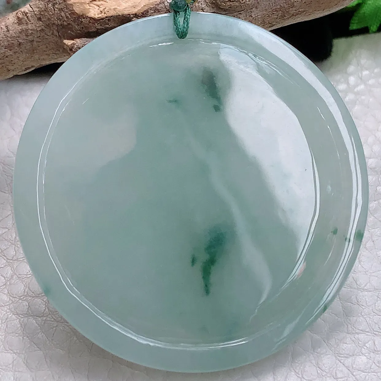 yn实拍54.2*5.8缅甸天然翡翠飘花生肖羊吊坠三羊开泰玉坠