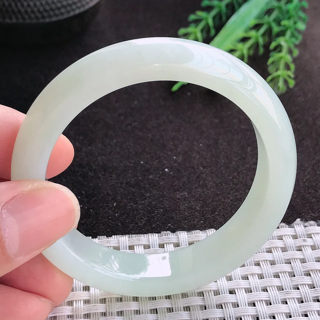 天然A货翡翠51/11.8/8老坑冰胶水灵冰晴绿手镯小圈口宽边玉镯