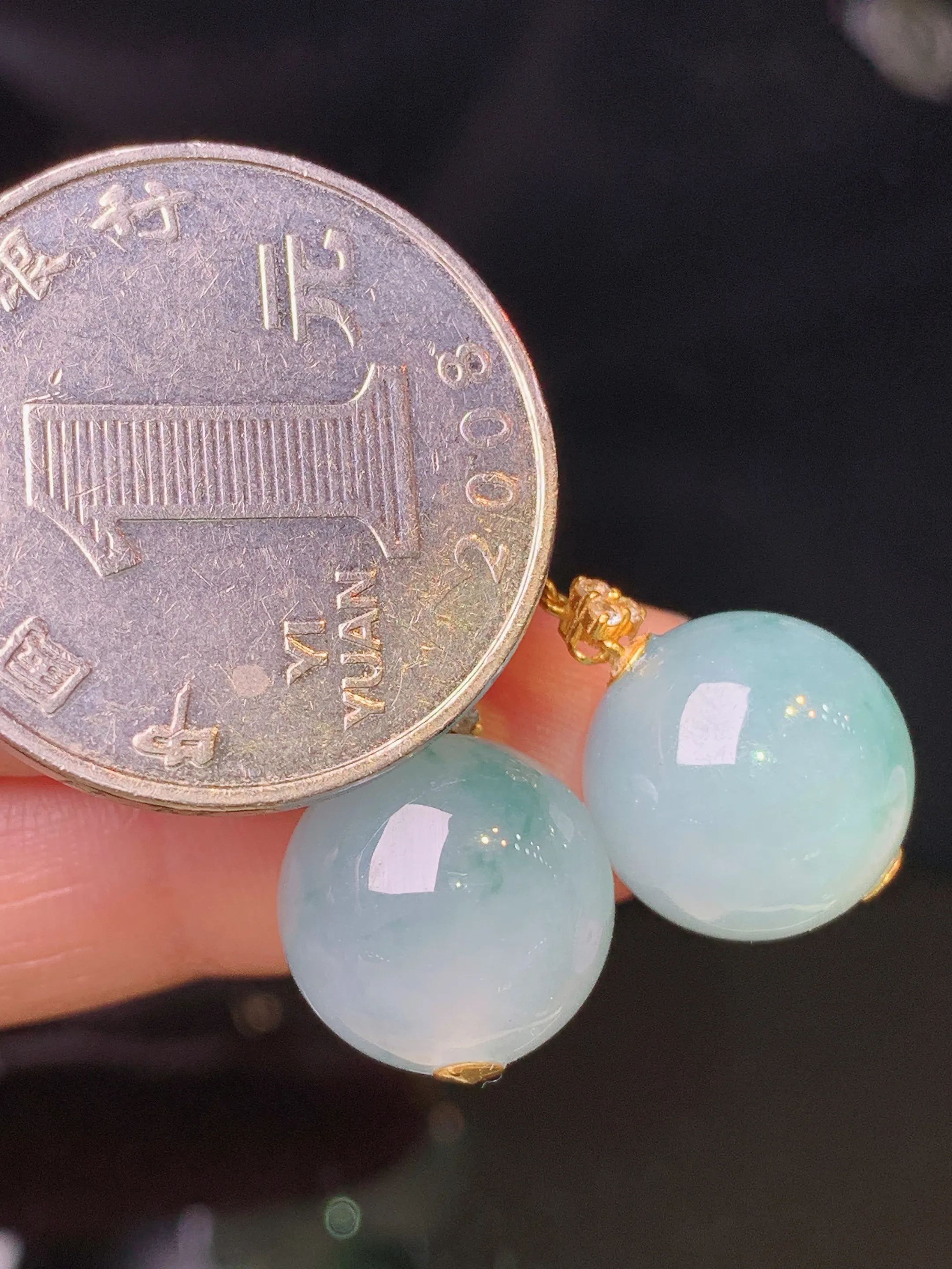 18k金钻镶嵌冰种圆珠耳坠 玉质细腻 水润亮眼 色泽艳丽 整体尺寸26*12.5