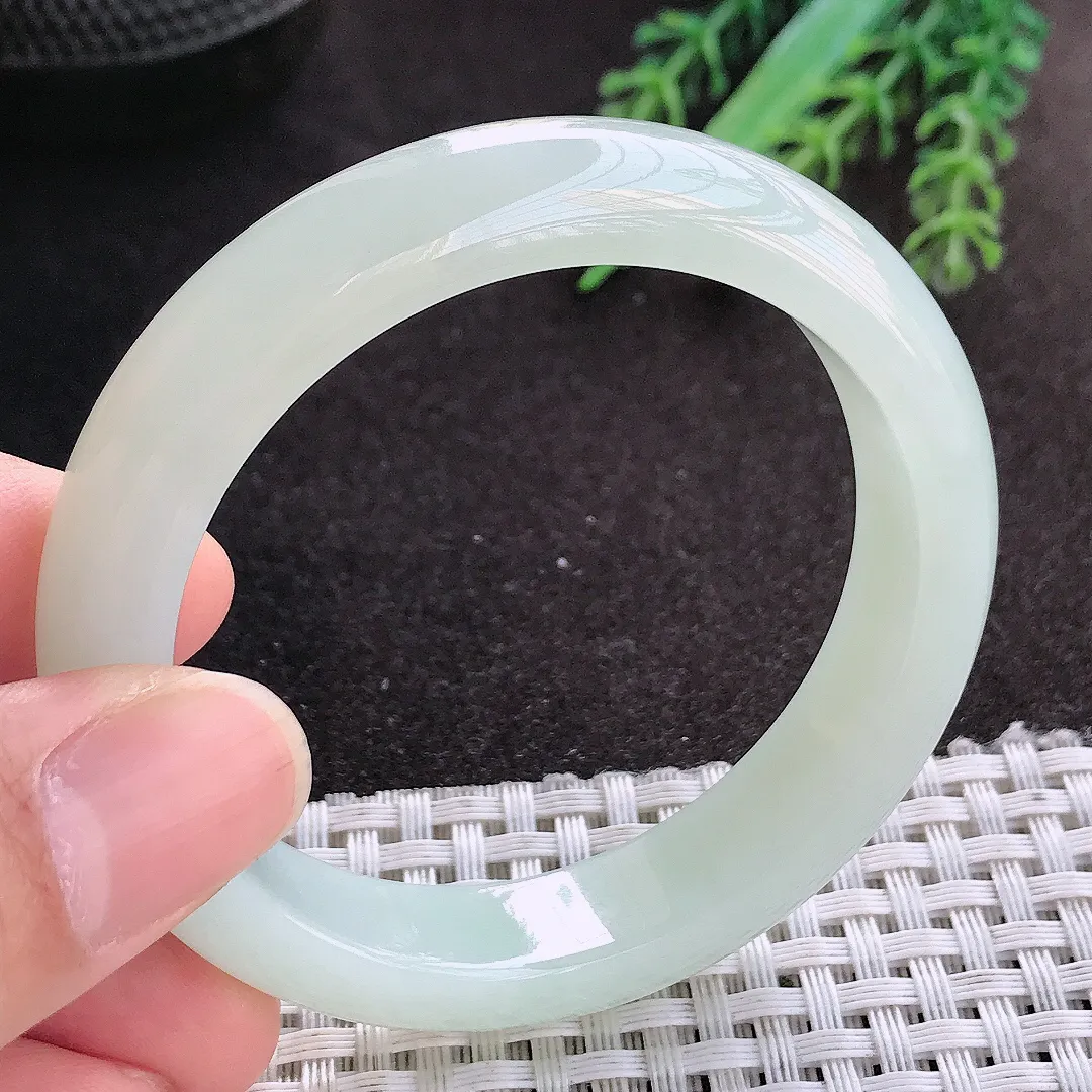 天然A货翡翠51/11.8/8老坑冰胶水灵冰晴绿手镯小圈口宽边玉镯