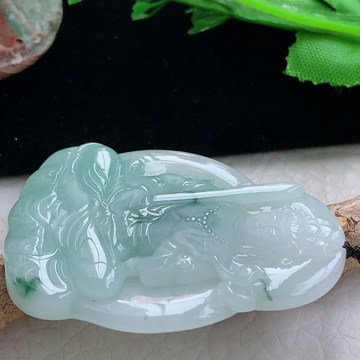 kh实拍49*35.3*6天然翡翠a货精雕飘花虚空藏玉吊坠生肖守护神玉坠
