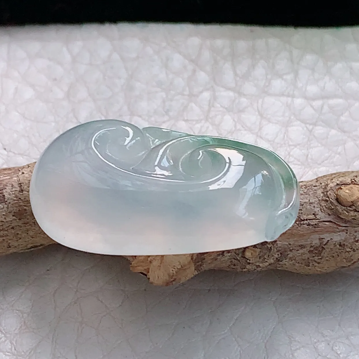 yn实拍29.5*17*6缅甸天然翡翠玉如意吊坠冰透精雕饱满如意玉坠