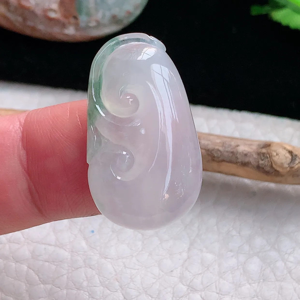 yn实拍29.5*17*6缅甸天然翡翠玉如意吊坠冰透精雕饱满如意玉坠