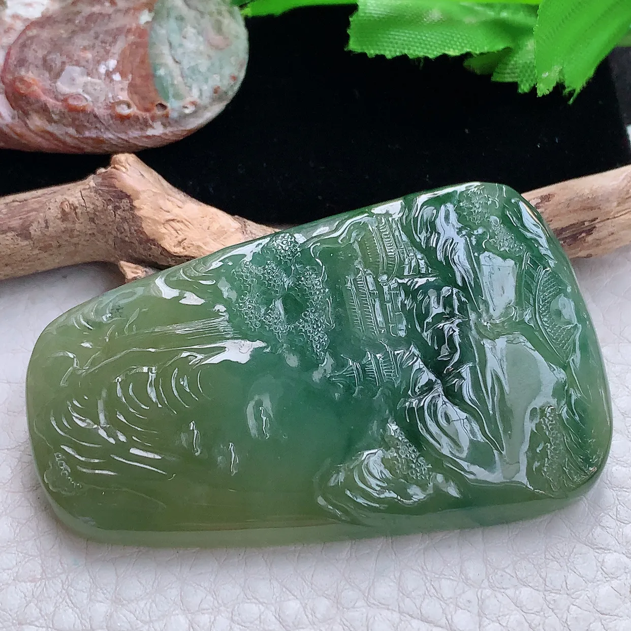 ktj实拍65.2*40*7.3天然翡翠a货精雕三彩山水 大好河山玉吊坠