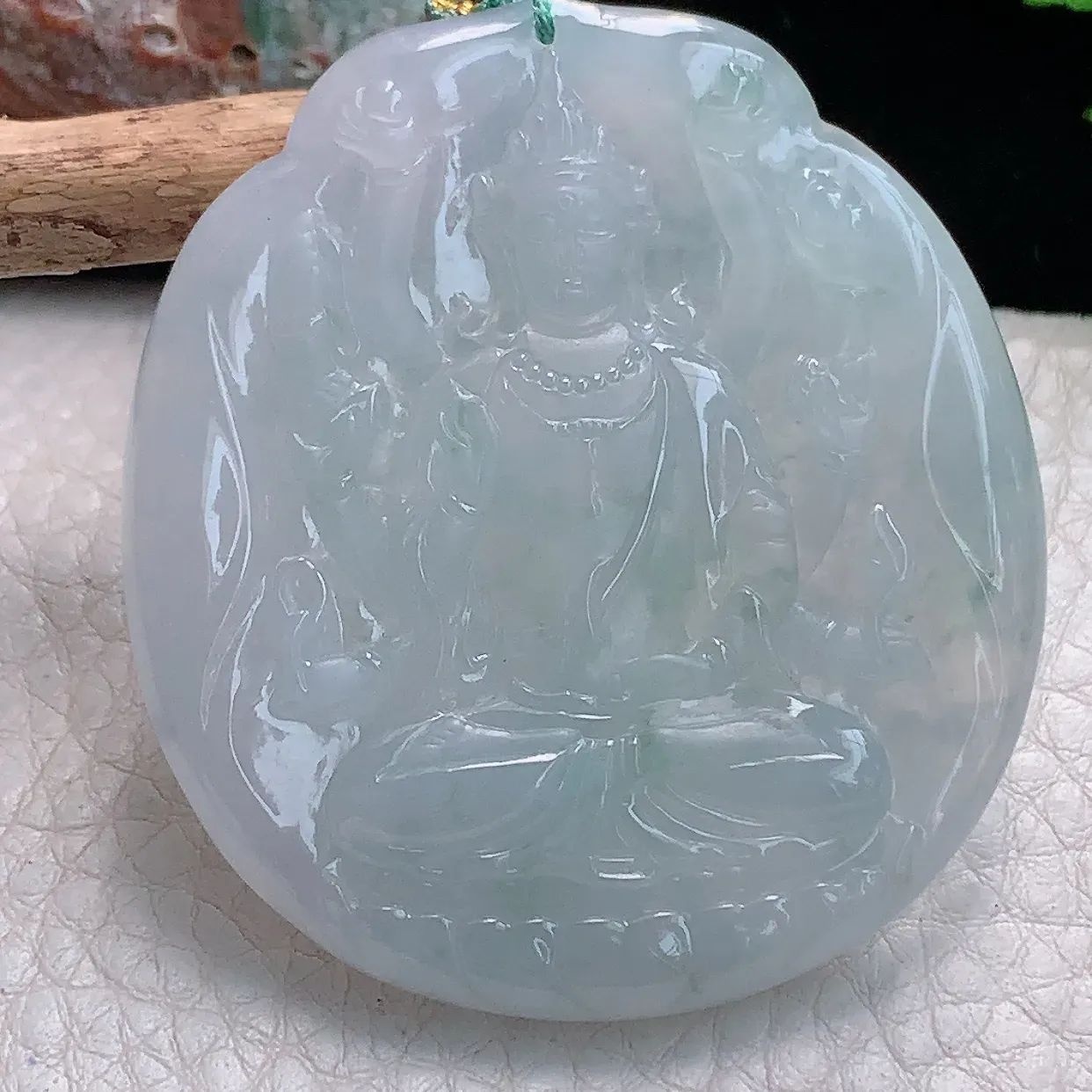 yn实拍52*46.5*5.3缅甸天然翡翠千手观音吊坠冰透晴底精雕守护神玉坠