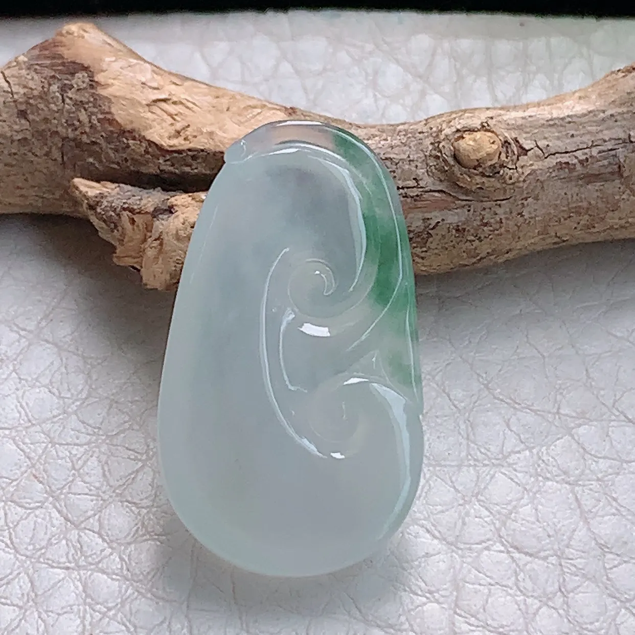 yn实拍29.5*17*6缅甸天然翡翠玉如意吊坠冰透精雕饱满如意玉坠