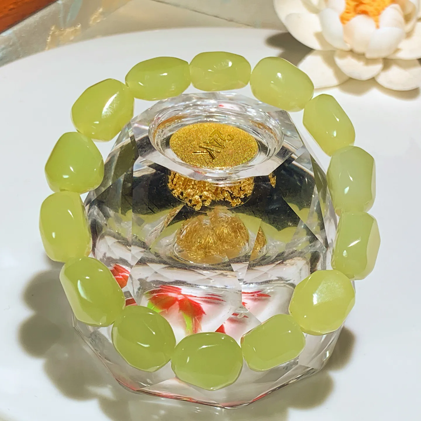 新疆和田玉若羌黄口料原石手串。单颗尺寸12/11/9重36克。玉质细腻油润。手推出油。佩戴高端典雅。lt251210