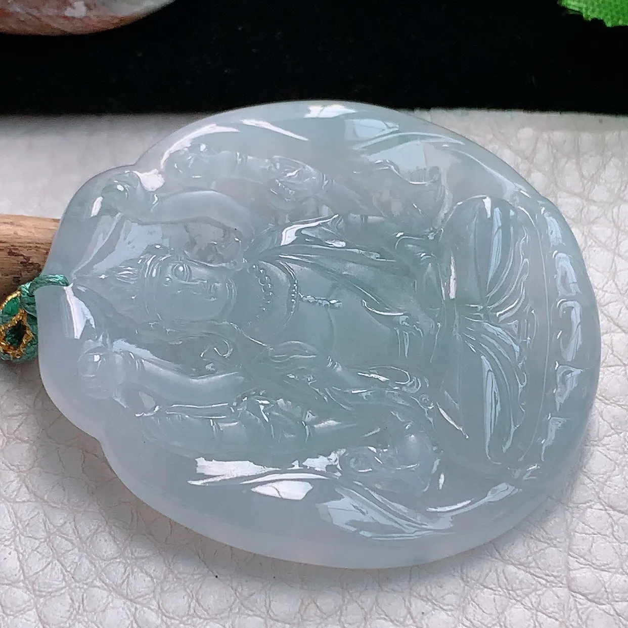 yn实拍52*46.5*5.3缅甸天然翡翠千手观音吊坠冰透晴底精雕守护神玉坠