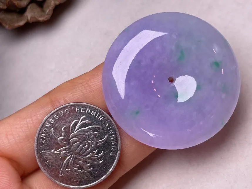 冰糯种紫罗兰【平安扣】吊坠，种水好，玉质细腻 ，卖相好