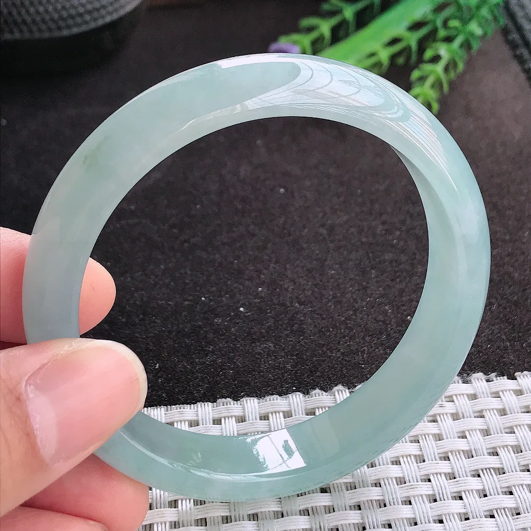 天然A货翡翠57/13/7.5老坑冰胶水灵冰晴天空蓝手镯宽边玉镯