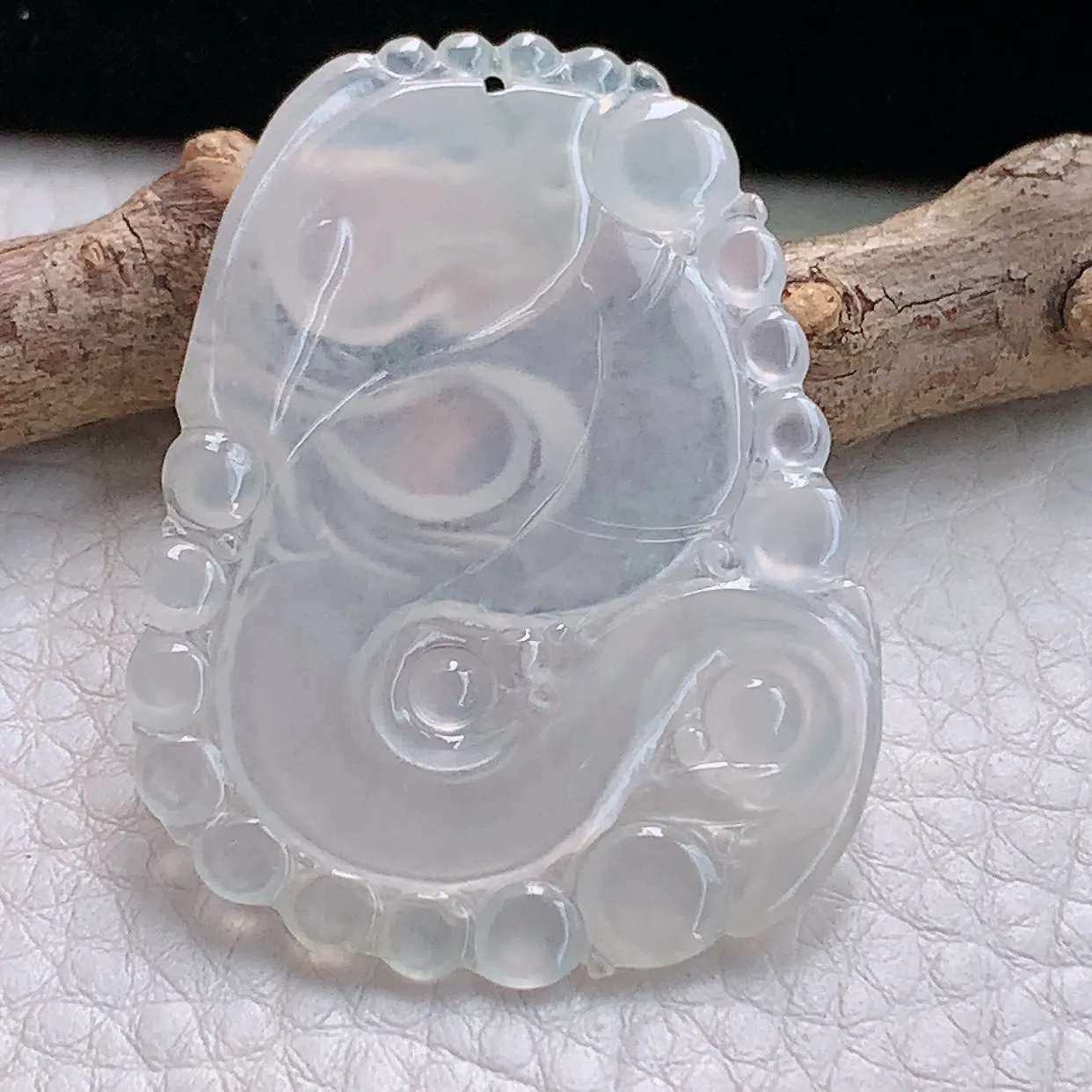 gp 实拍45.8*34.3*4.5缅甸天然翡翠冰种龙牌吊坠白冰龙珠精品玉坠