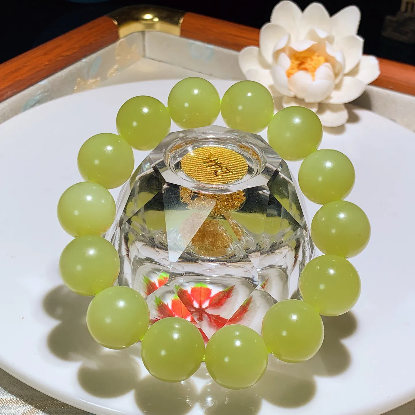 新疆和田玉若羌黄口料圆珠手串。单颗尺寸16！玉质细腻油润。手推出油。佩戴高端典雅。lt251210