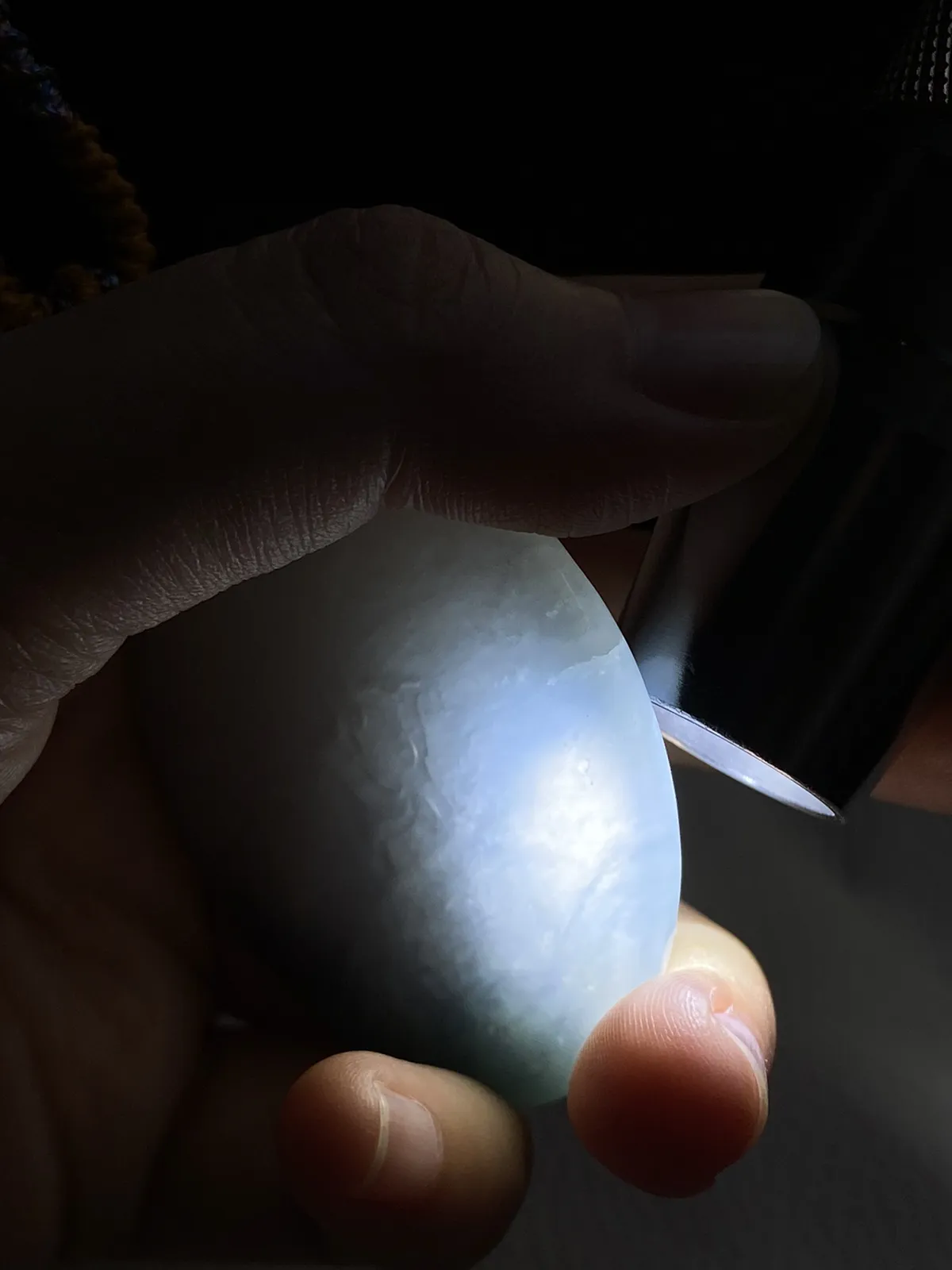 翡翠冰糯种白色山水牌，配珠未测