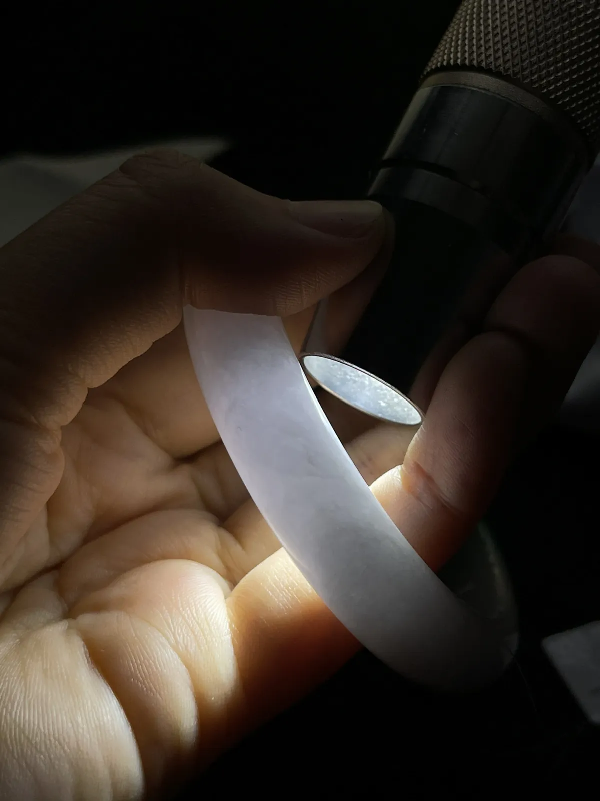 正圈52.6圈口，翡翠糯化种飘绿手镯