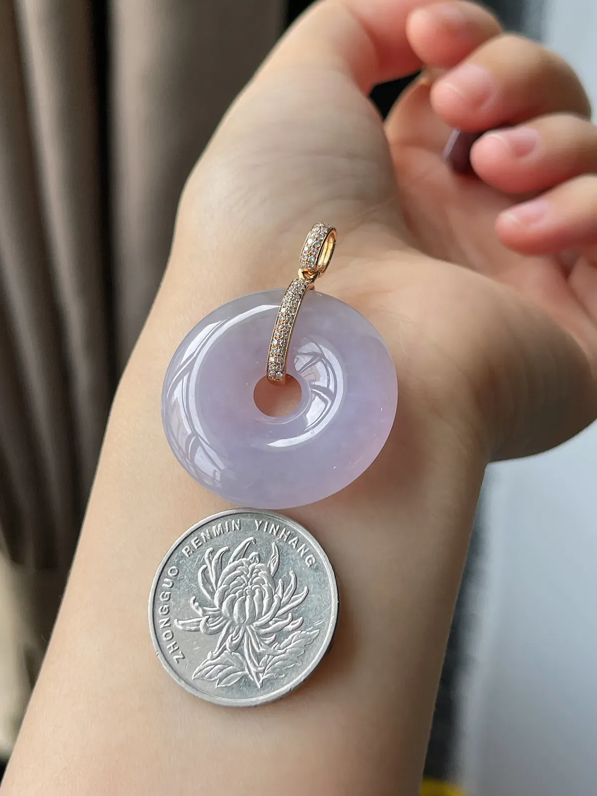 18k金镶嵌翡翠冰糯种紫色平安扣