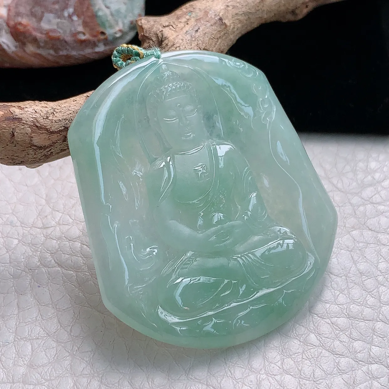 yn实拍53.3*47.8*4.6缅甸天然翡翠精雕冰晴大日如来佛祖玉吊坠 玉挂件