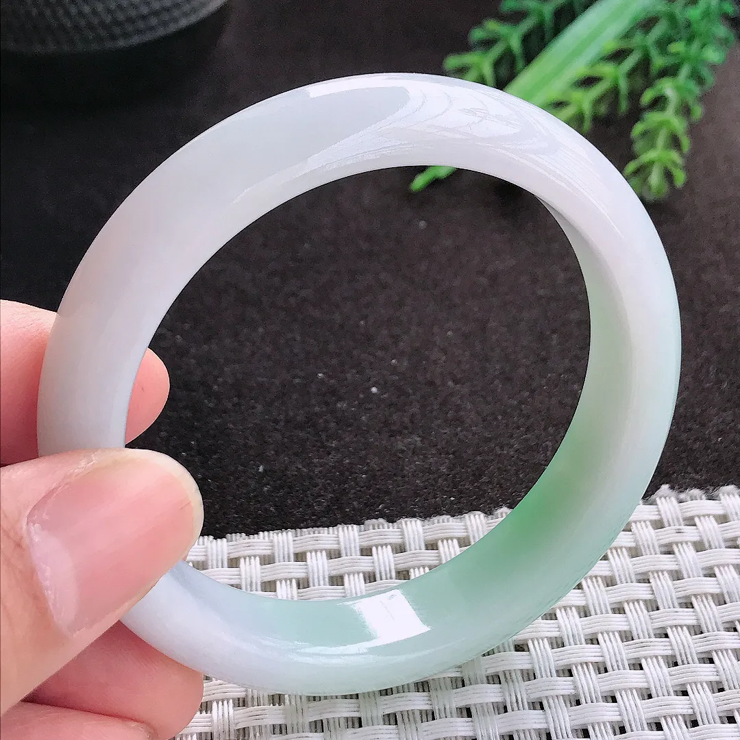 天然A货翡翠54.5/12.8/7.8老坑冰润起胶飘绿手镯宽边玉镯