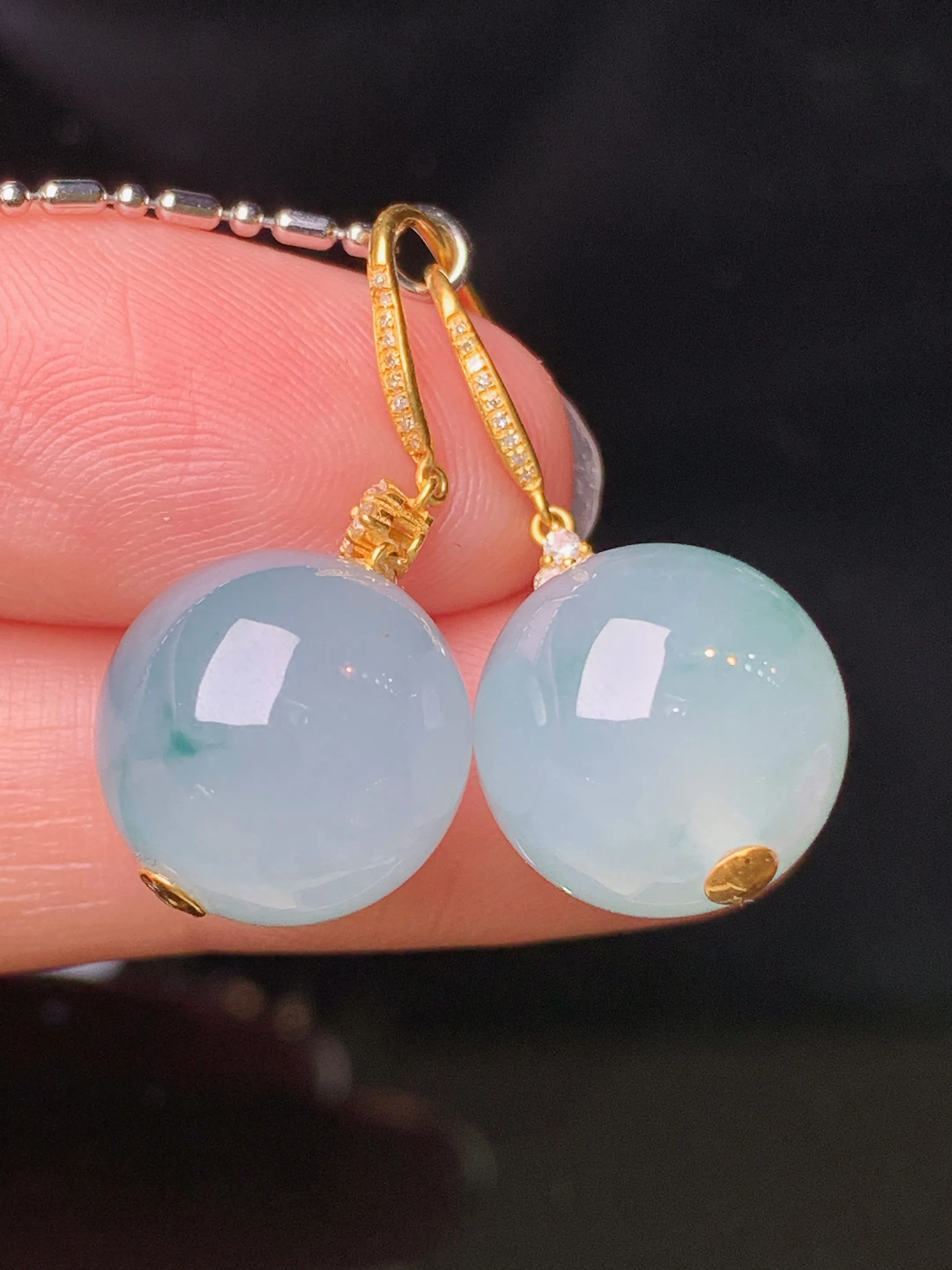 18k金钻镶嵌冰种圆珠耳坠 玉质细腻 水润亮眼 色泽艳丽 整体尺寸26*12.5