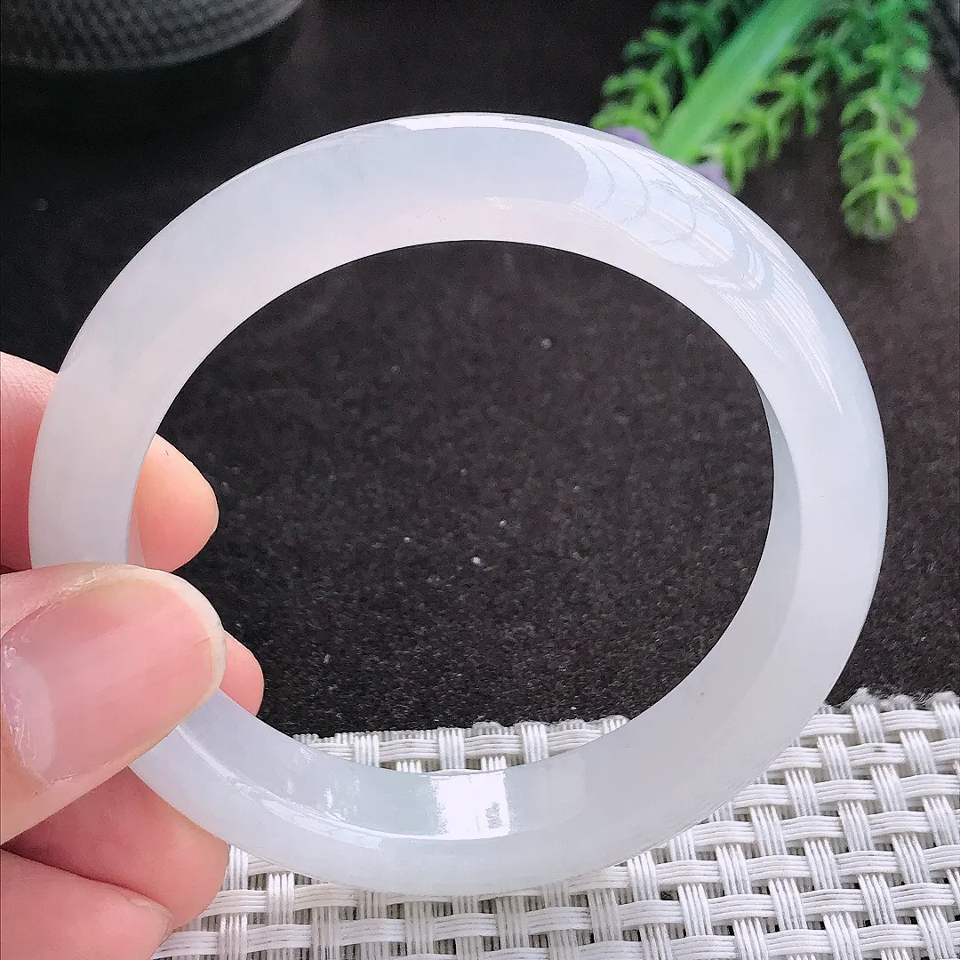 天然A货翡翠54.5/12.4/8.5老坑冰透起胶白冰手镯月光白宽边玉镯