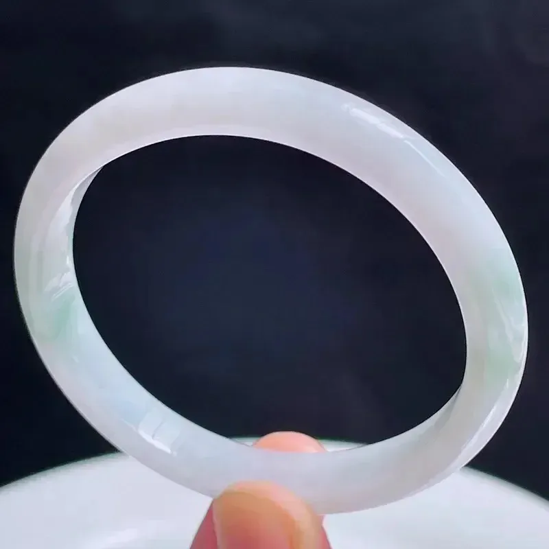 56.5圈有种有色天然翡翠A货飘绿贵妃手镯好种水水润手镯26.74g