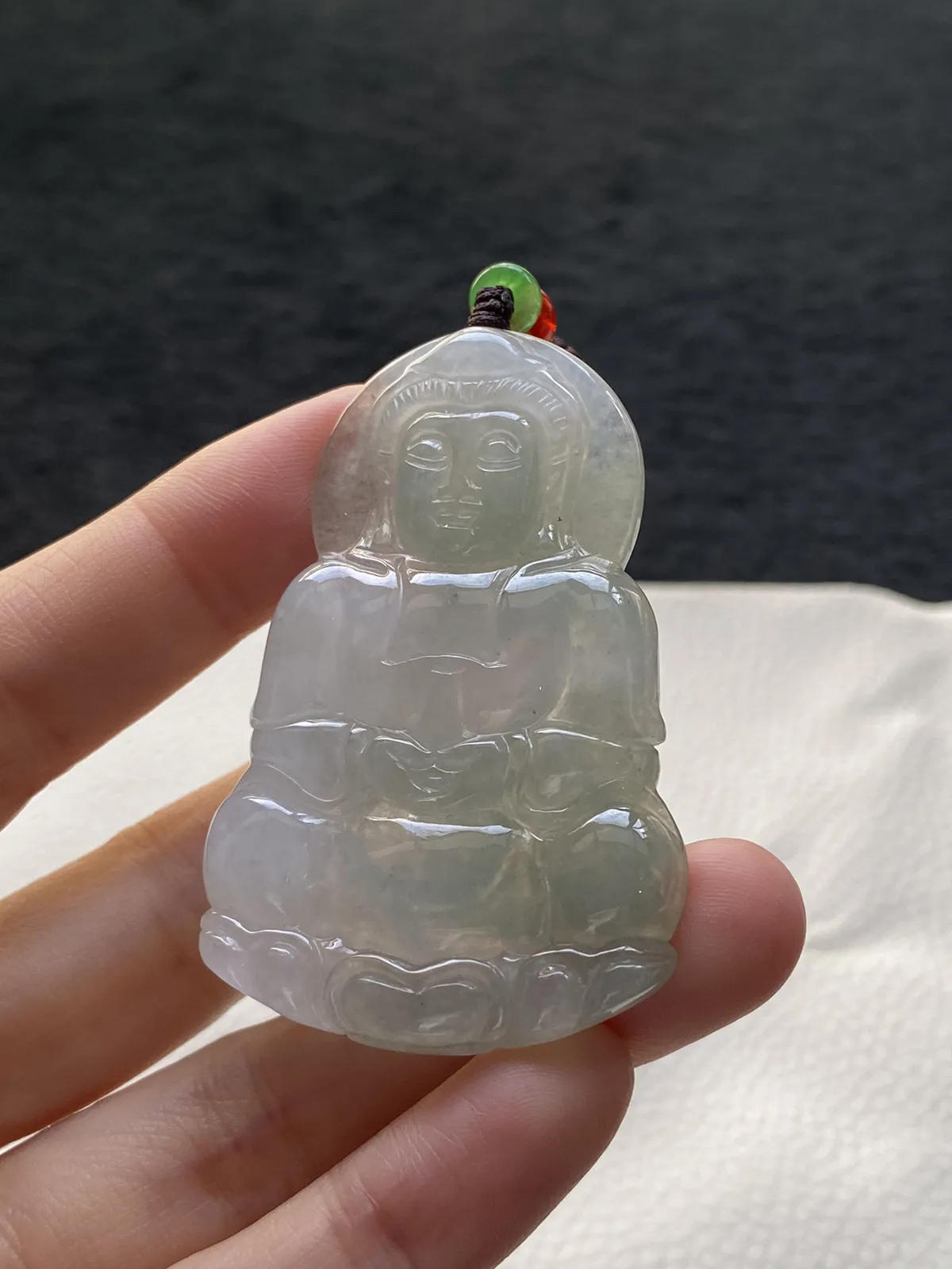 翡翠冰糯种白色吊坠，配珠未测