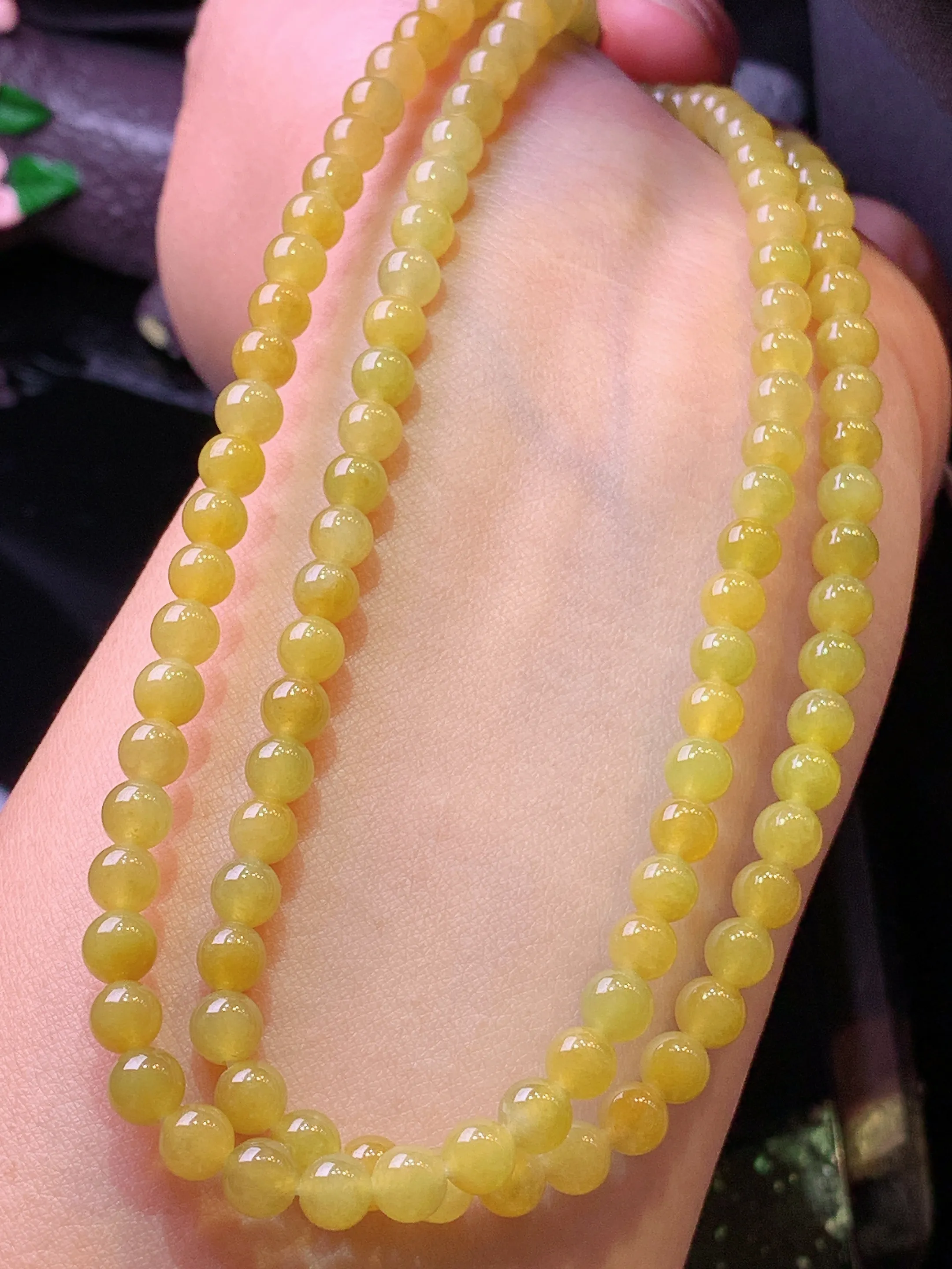 黄翡圆珠项链 玉质细腻 水润亮眼 色泽艳丽 整体尺寸5