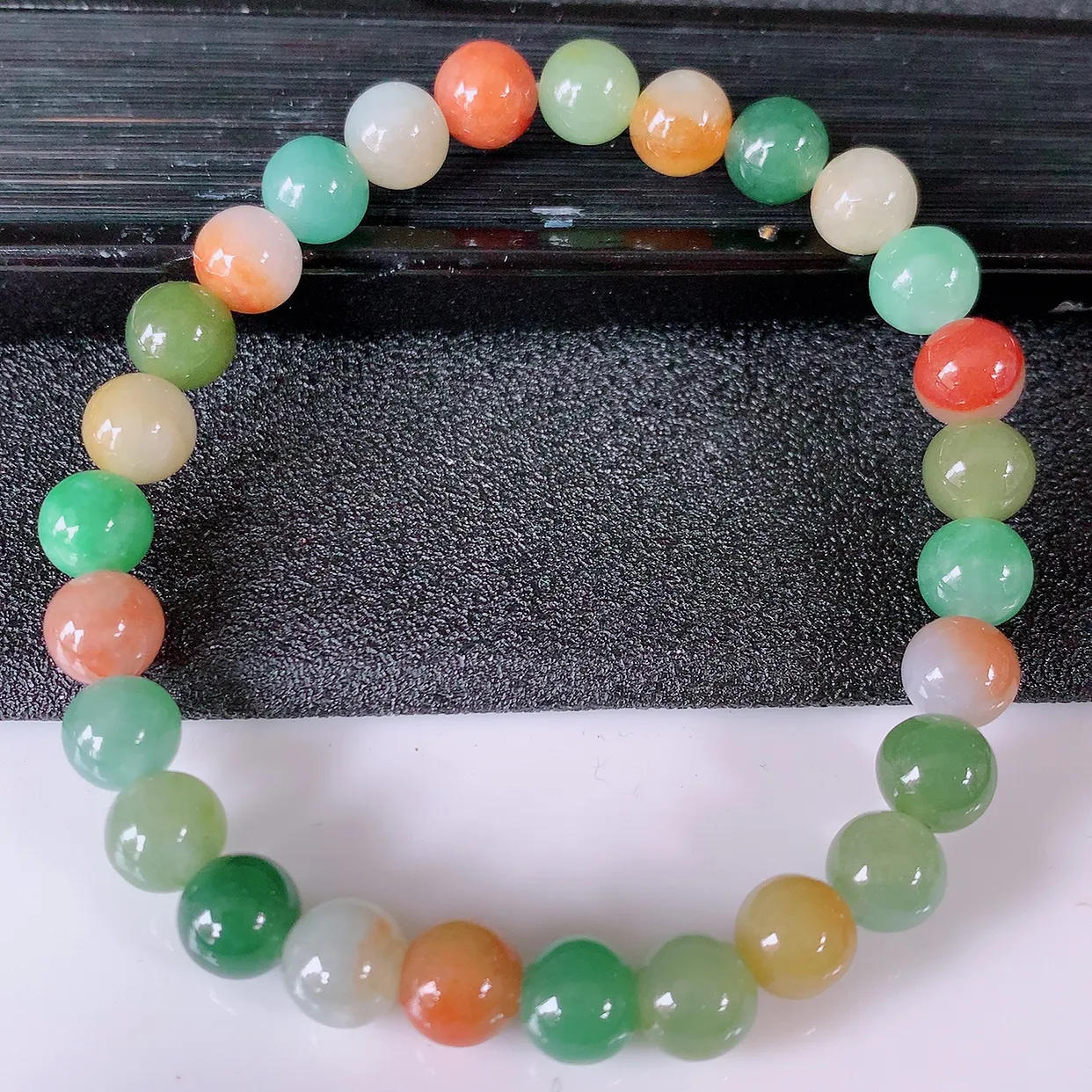 自然光实拍，冰润多宝翡翠手链，多彩翡翠手串，颜色丰富，料子细腻，高档大气，自戴送礼佳品！#46.11取一尺寸7mm