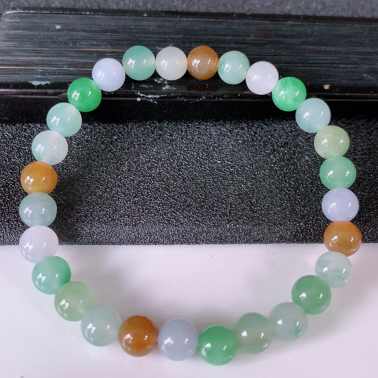 自然光实拍，冰多宝翡翠手链，多彩翡翠手串，颜色丰富，料子细腻，高档大气，自戴送礼佳品！#46.11取一尺寸7mm