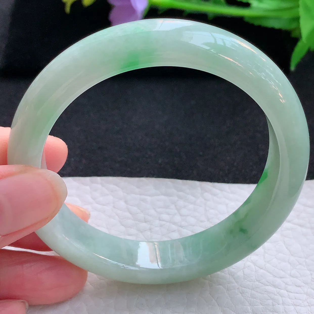 xx自然光58*13.2*8.2平安镯 翡翠a货玉手镯飘绿花宽边珠宝玉手环