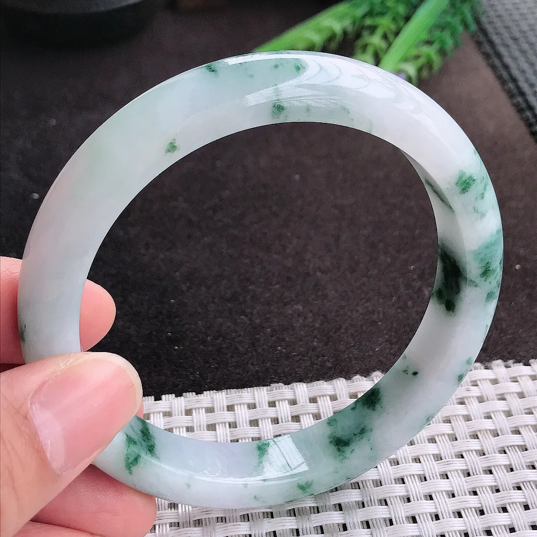 天然A货翡翠62.8/12.3/8.7老坑精美温润飘花手镯大圈口宽边玉镯