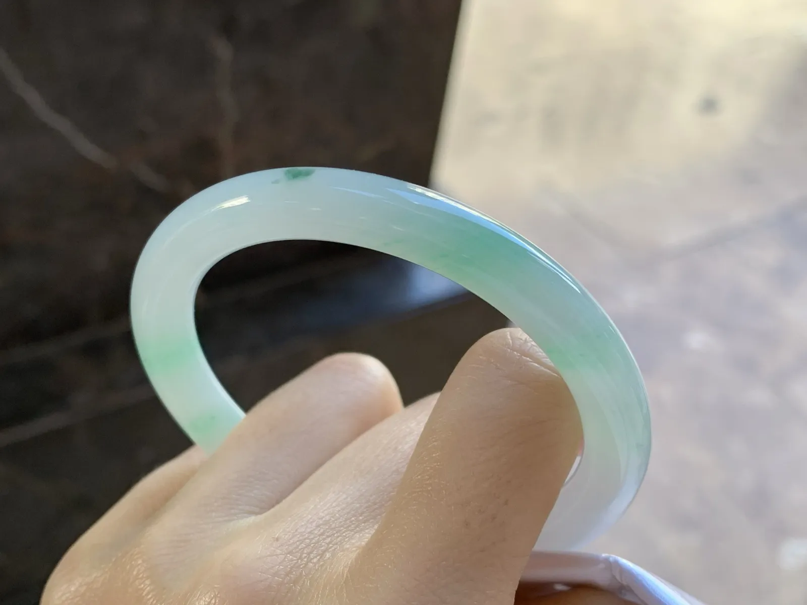 带色圆条手镯
尺寸：55.5-8.2mm
有种有色～小清新