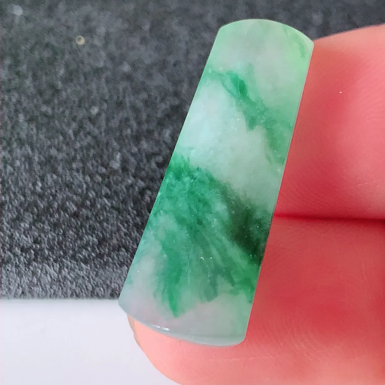 自然光实拍，冰种飘花翡翠无事柱吊坠，翡翠平安无事牌，精致时尚，无事牌品相正，平平安安 #01.11