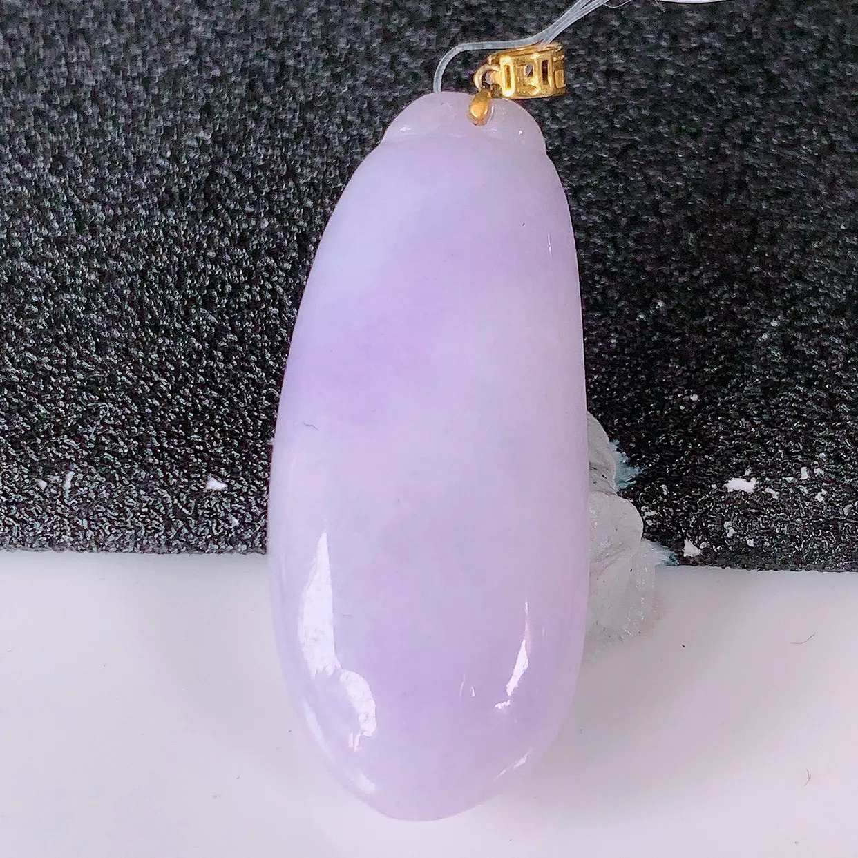 18K金镶嵌冰润紫罗兰翡翠招财福瓜吊坠，精美饱满福瓜，种水足，形态圆润饱满，福相十足 ！#49.11