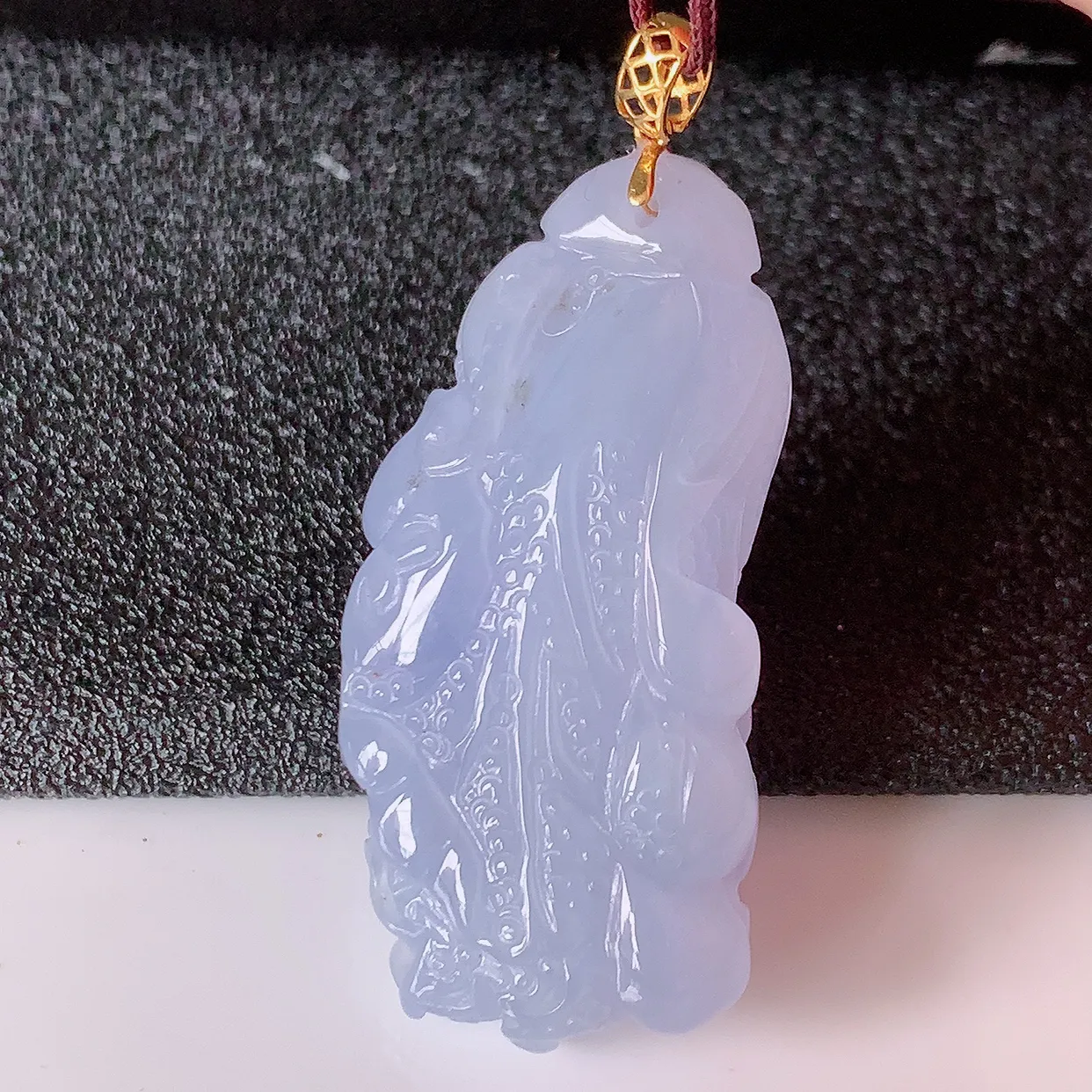 18K金镶嵌冰胶紫罗兰翡翠招百财白菜吊坠，百财聚来，财源滚滚，色泽鲜艳，精工水润的白菜，性价比高！#1.11