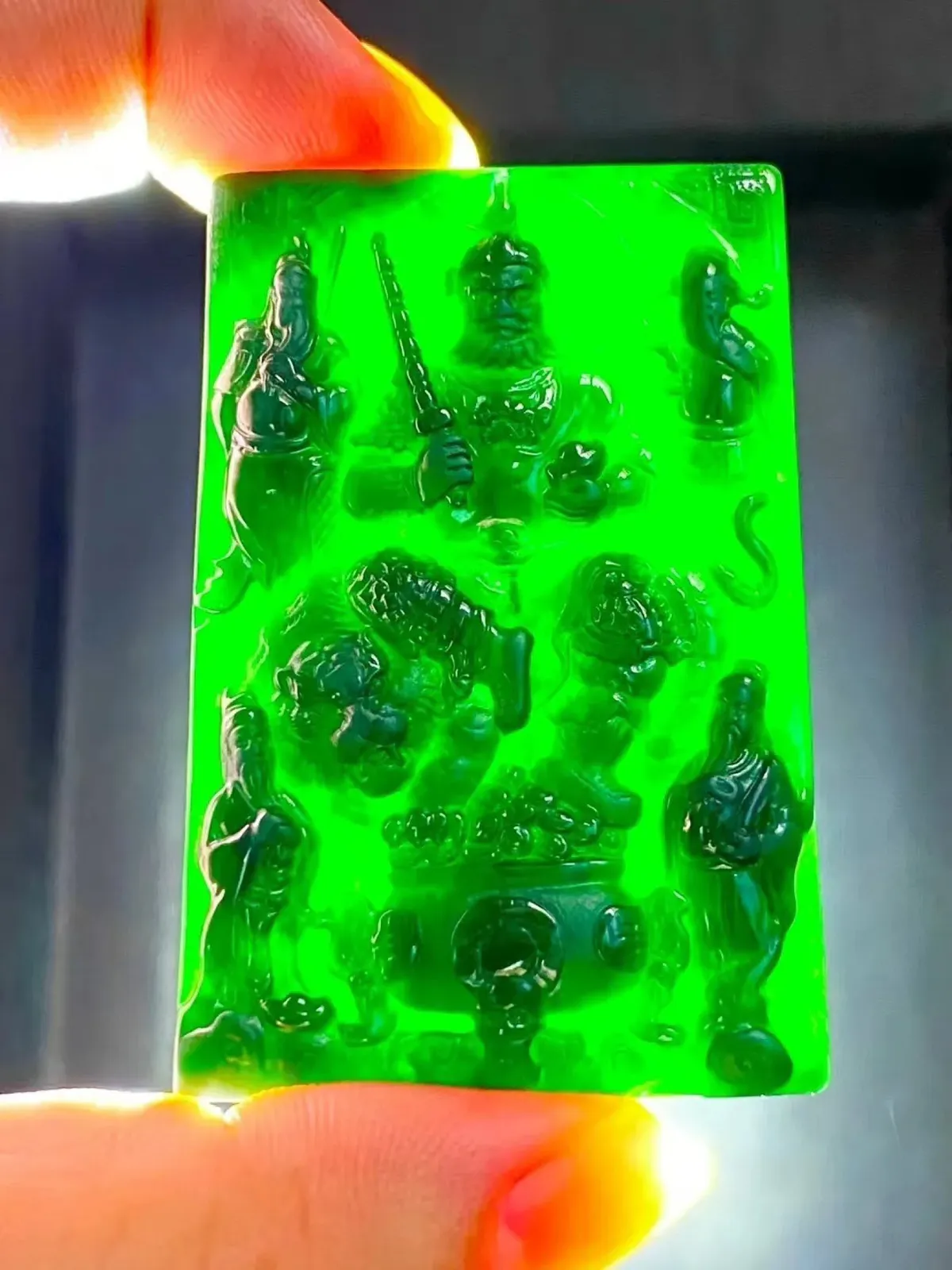 墨翠【赵公明—五路财神】细腻干净，黑度好，性价比高，雕工精湛，打灯透绿.