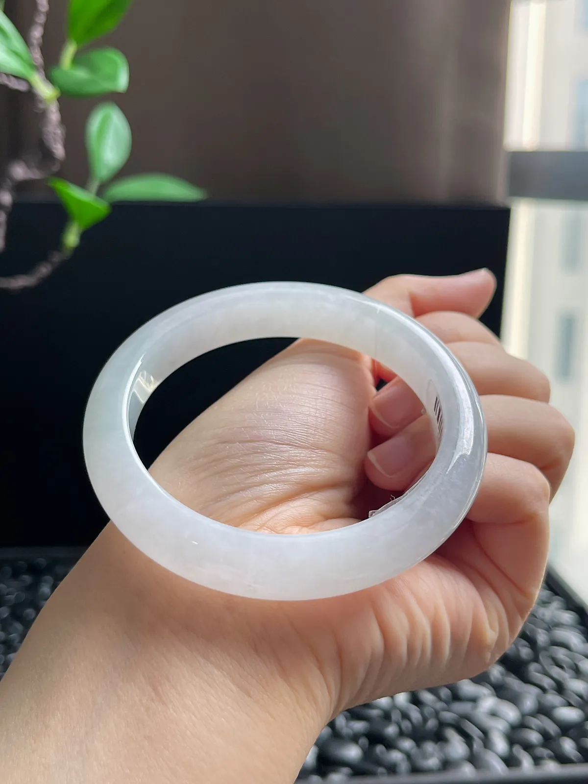 正圈58圈口，翡翠冰糯种白色手镯