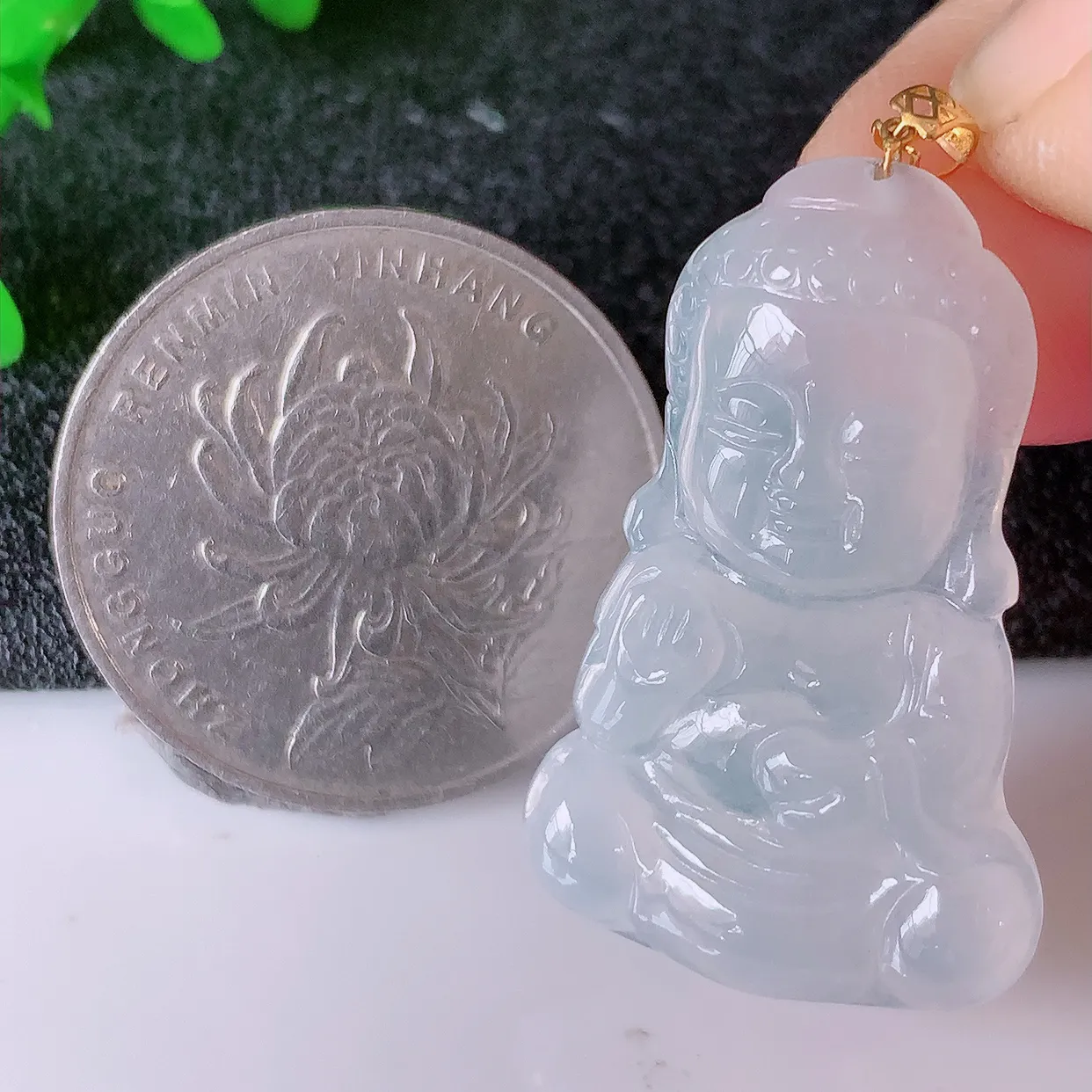 18K金镶嵌冰种翡翠保平安宝宝佛吊坠，玉质莹润，佩戴佳品，#49.11