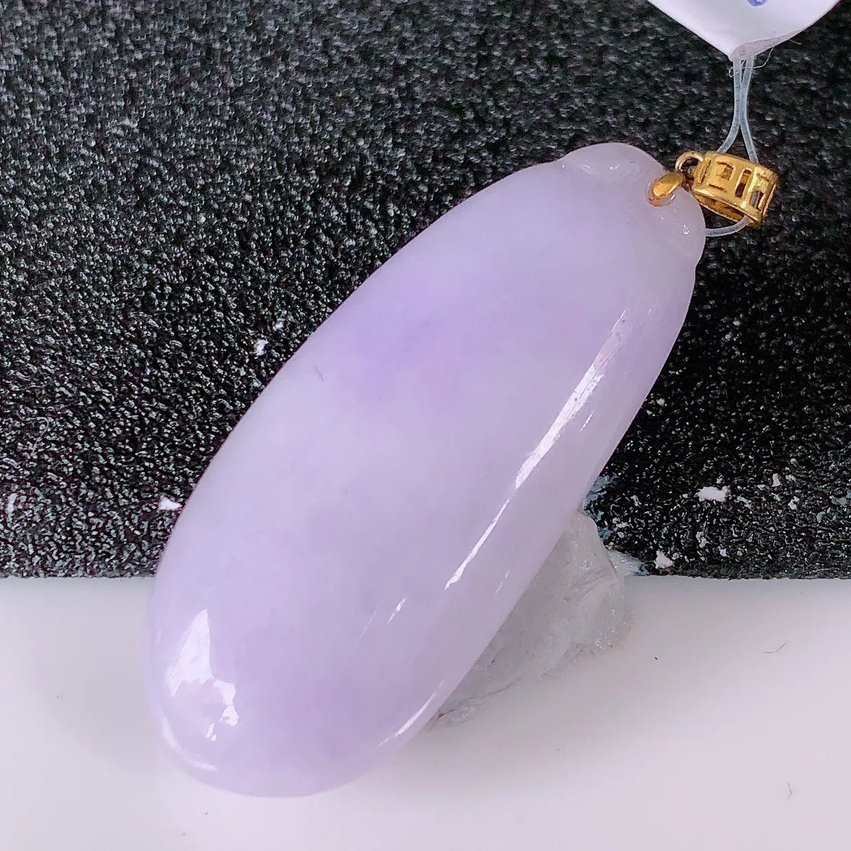 18K金镶嵌冰润紫罗兰翡翠招财福瓜吊坠，精美饱满福瓜，种水足，形态圆润饱满，福相十足 ！#49.11