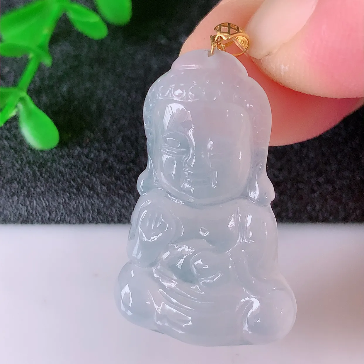 18K金镶嵌冰种翡翠保平安宝宝佛吊坠，玉质莹润，佩戴佳品，#49.11