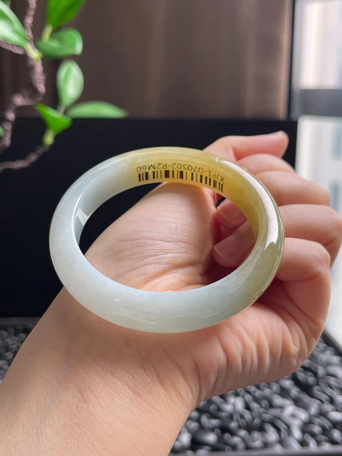 正圈54.7圈口，翡翠冰糯种黄色手镯