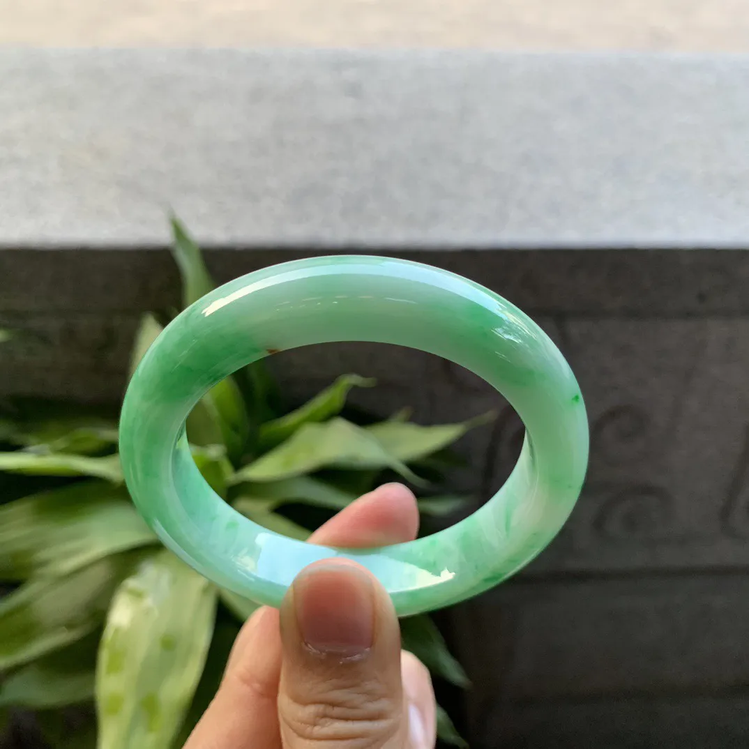 小圈口52.2-12.2-8.4 【辣阳绿正圈手镯】正圈52 53可戴